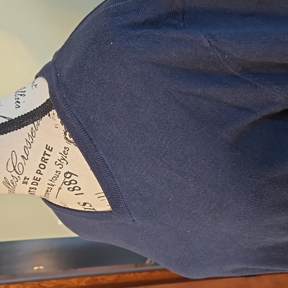 Old Navy sweater - Picture 6 of 6